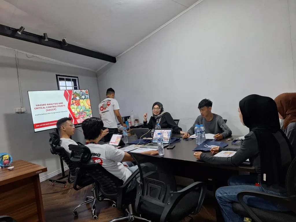 Training Hygiene dan Sanitasi Untuk Jasa Tata Boga Training Hygiene dan Sanitasi